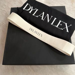 Dylanlex necklace box and bag